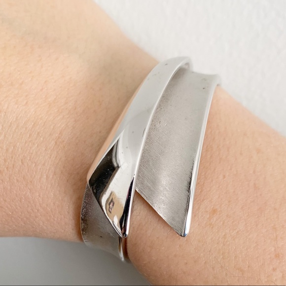Trifari Jewelry - TRIFARI Vintage Cuff Bangle Bracelet